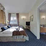 호텔 Lebenberg Schlosshotel-kitzbuehel 4*