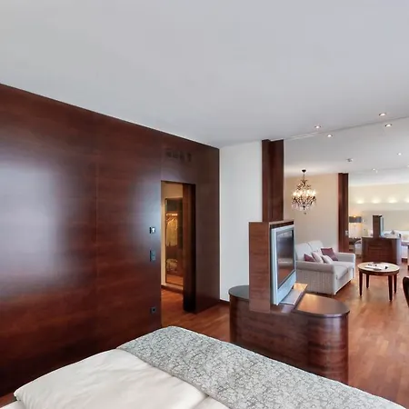 Отель Lebenberg Schlosshotel-kitzbuehel 4*